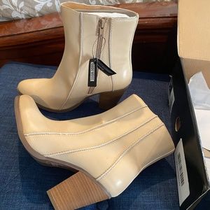Ankle boots
